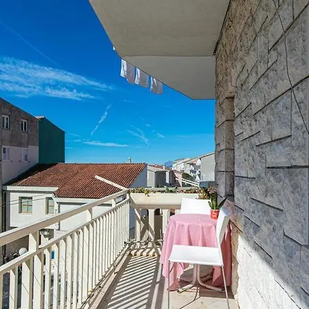 10 Apartment