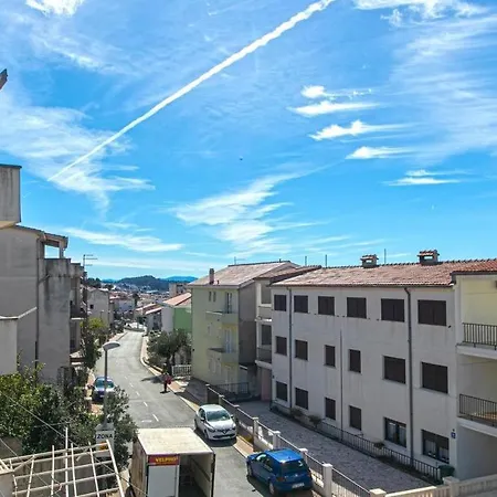 Apartment 10