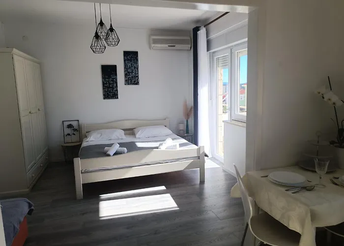 10 Makarska