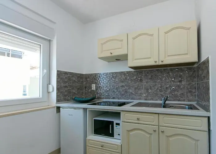 10 Makarska